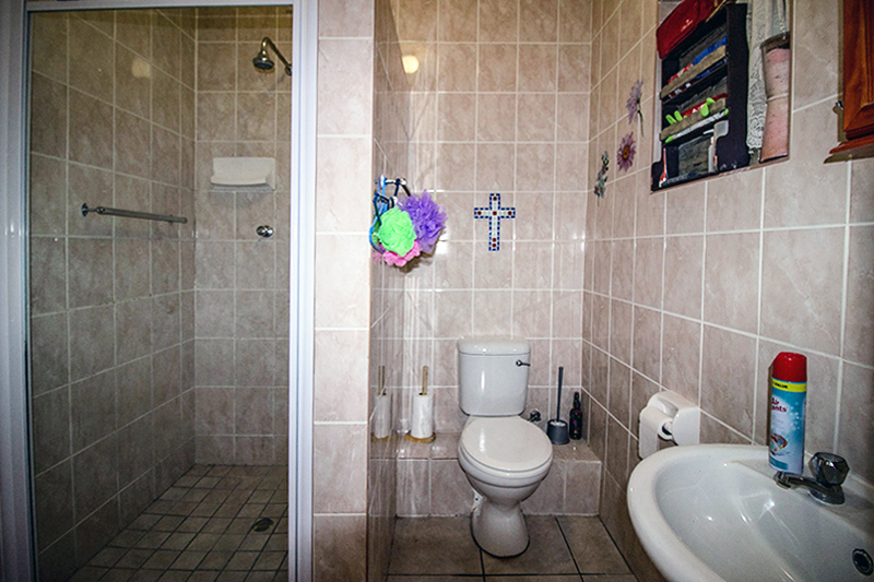 4 Bedroom Property for Sale in De Kelders Western Cape